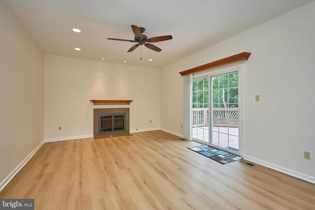 Building Photo - 8695 Ruby Rise Pl