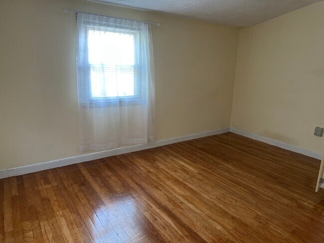 Building Photo - 71 Garfield St