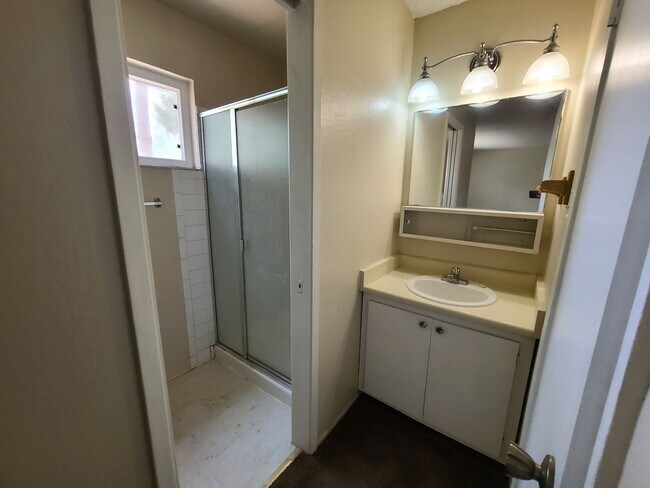 Building Photo - Utilities Included! Hayward 2-Bedroom with...
