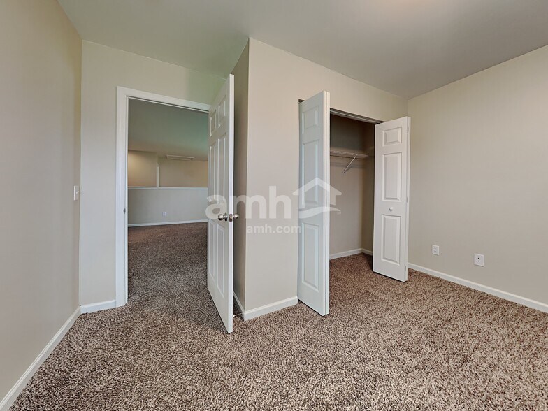 Building Photo - 504 Greywood Ln