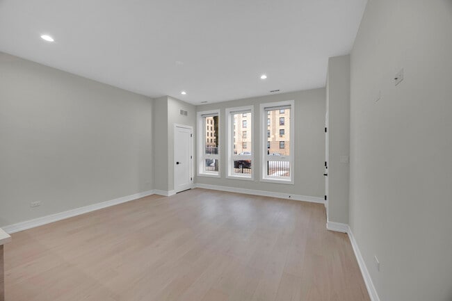 Building Photo - 4629 S Michigan Ave