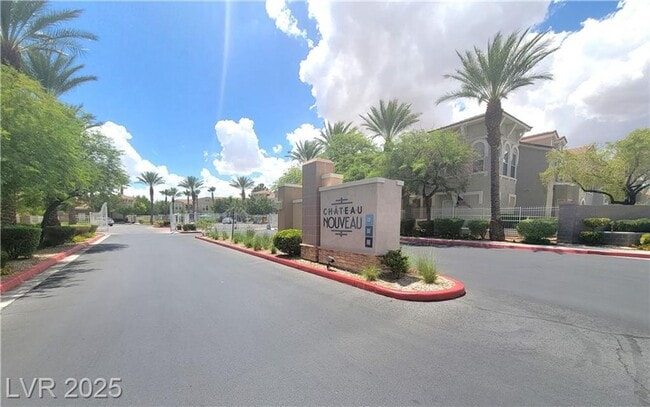 Building Photo - POPULAR FLOORPLAN IN A DESIREABLE GATED CO...