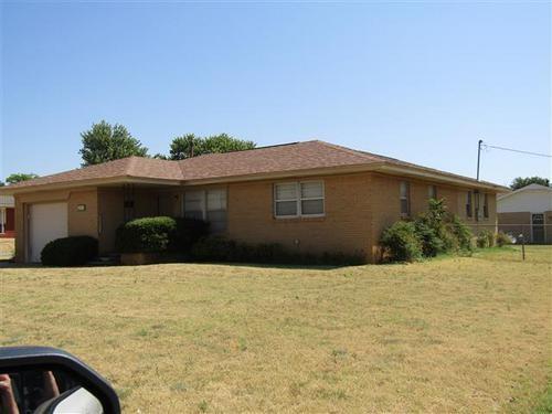 Primary Photo - 624 N Kansas St