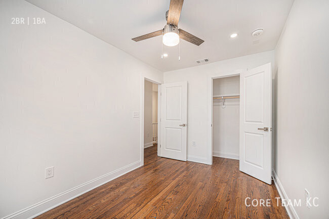 Building Photo - Renovated 2 Bed + Den Townhome in South Plaza