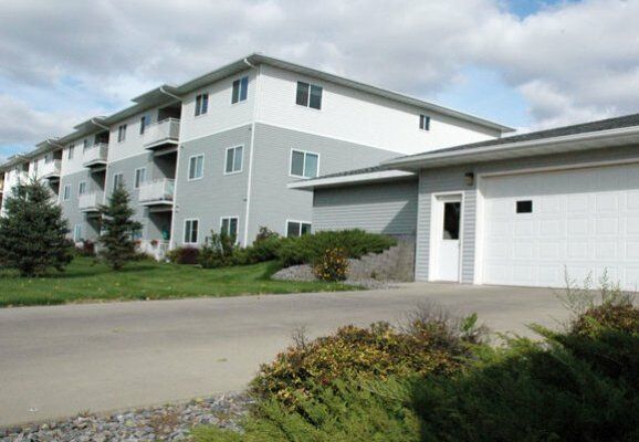 Building Photo - Lakewood Place