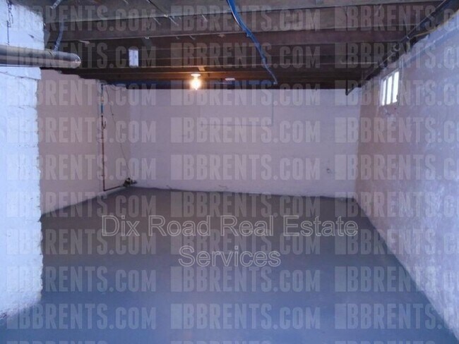 Building Photo - 804 Elwood St