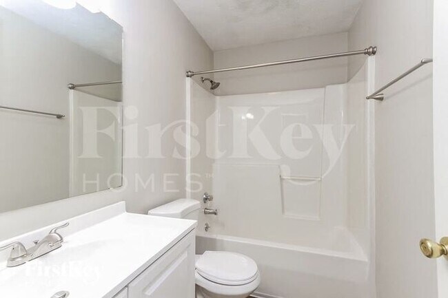 Building Photo - 5610 Simmul Ln