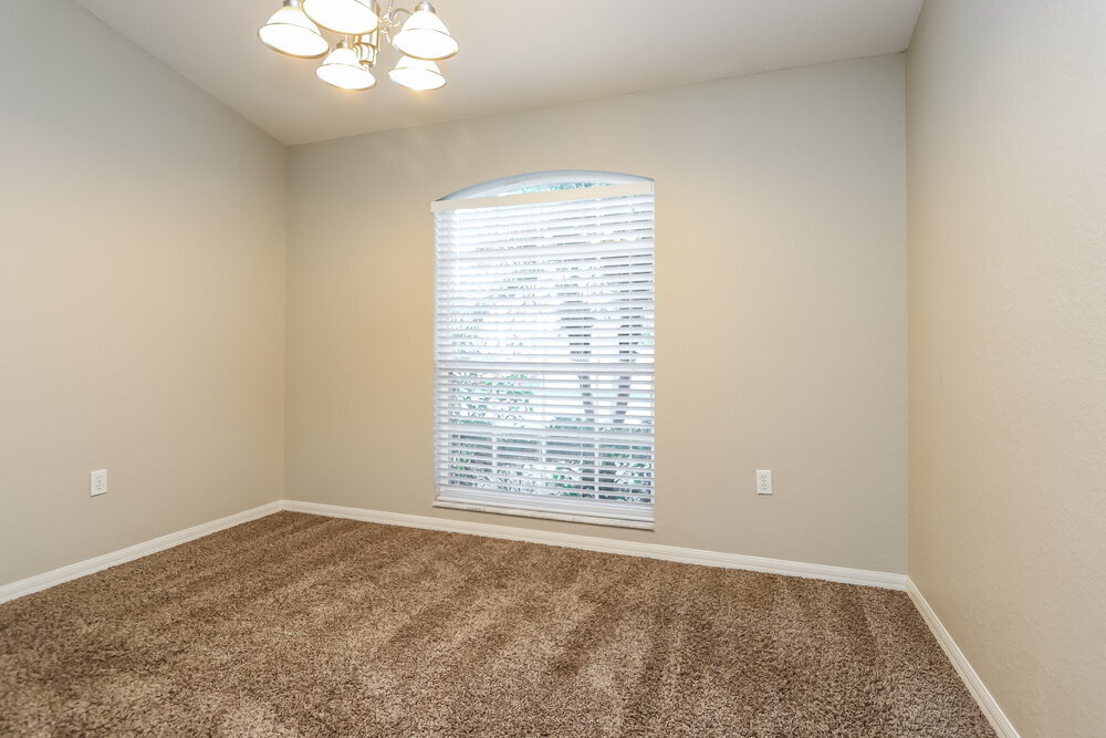 Building Photo - 5800 Driftwood Dr