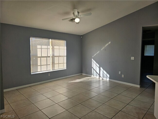 Building Photo - 133 Theodore Vail St E