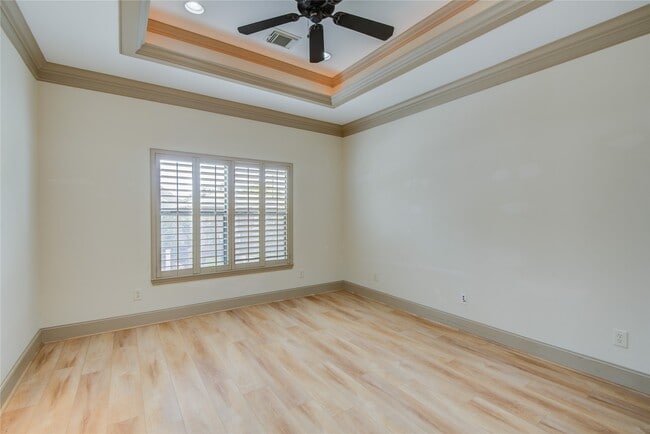 Building Photo - 5346 Val Verde St