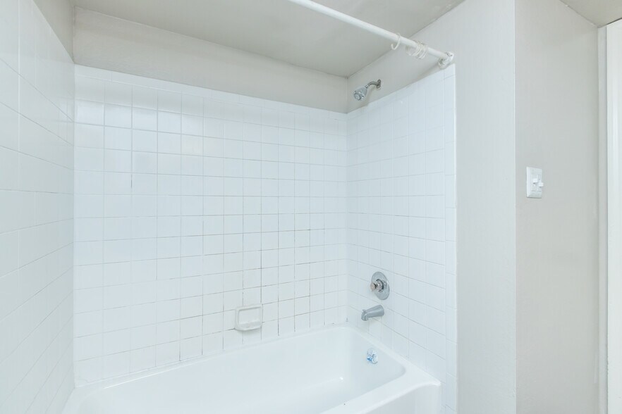 The Park at Hollyford 6555 N Country Oaks Cir Memphis TN 38115