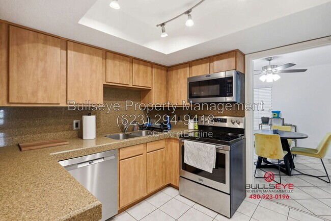 Building Photo - 8344 N 21st Dr