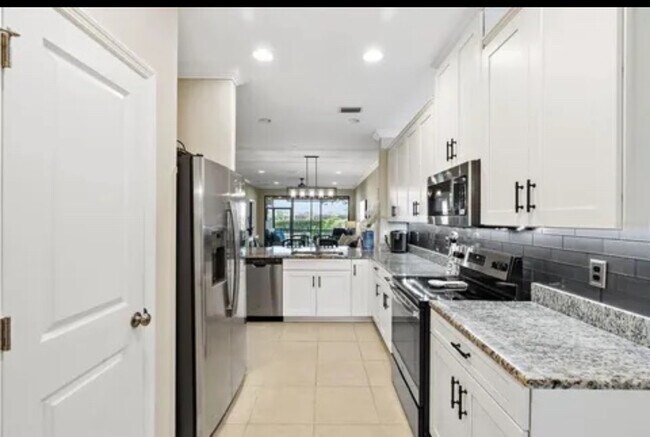 Building Photo - 13731 Messina Loop