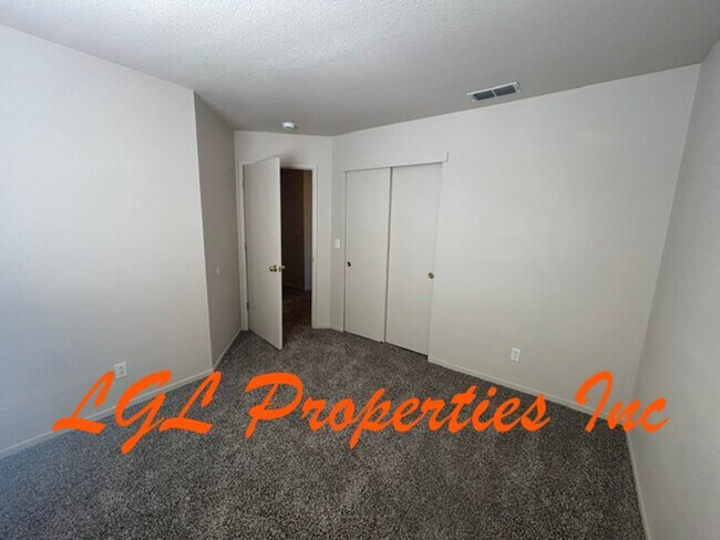 Building Photo - 4116 Woodwillow Ln