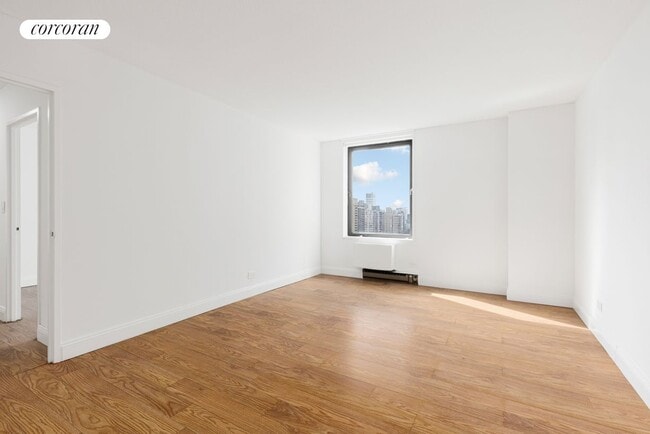 Building Photo - 1641 3rd Ave