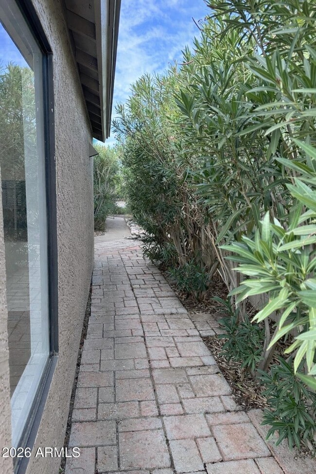 Building Photo - 4725 E Brown Rd