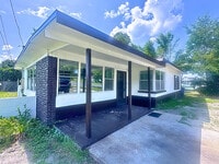 Building Photo - 706 Bay Ave