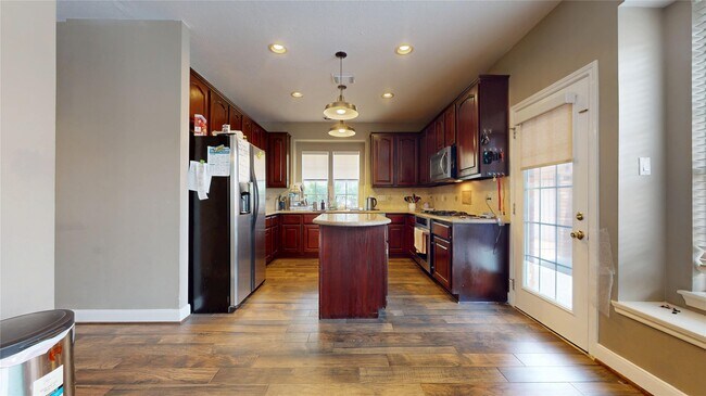 Building Photo - 9222 Symphonic Ln