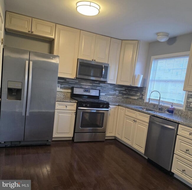 Building Photo - 12977 Abner Ave