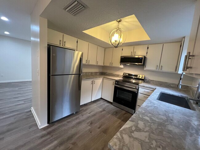 Building Photo - 43 Brigantine Ct