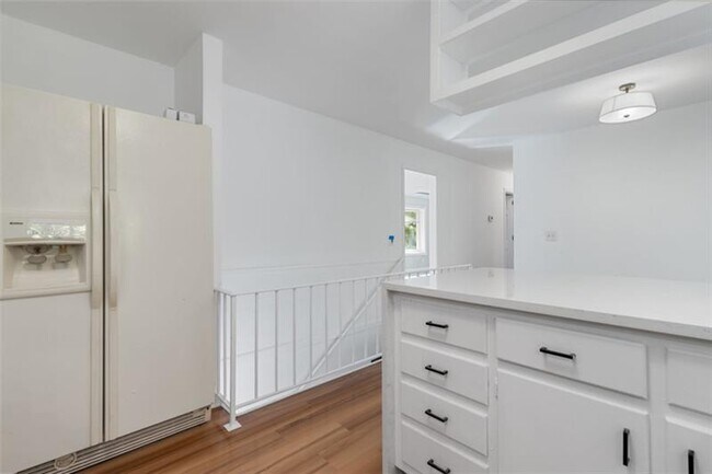 Building Photo - 2958 Harcourt Dr