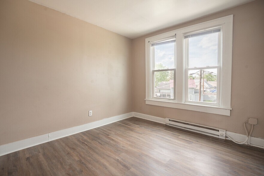 Building Photo - 1918 W Washington St