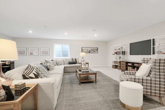 Building Photo - 1 Davies Dr