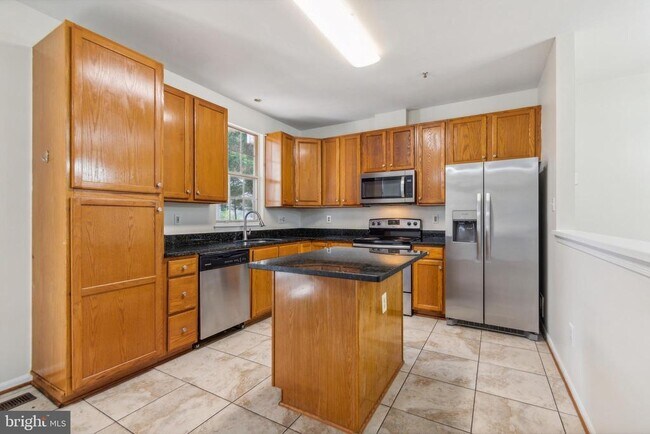 Building Photo - 2519 Dog Leg Ct