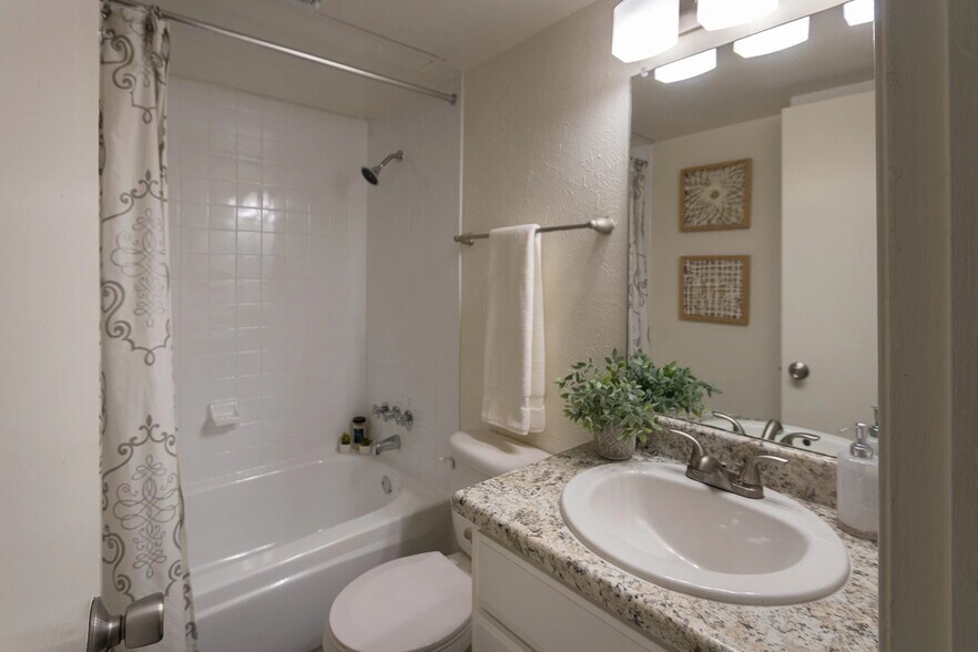 Building Photo - 6251 Melody Ln