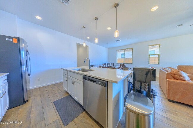 Building Photo - 40005 W Elm Dr