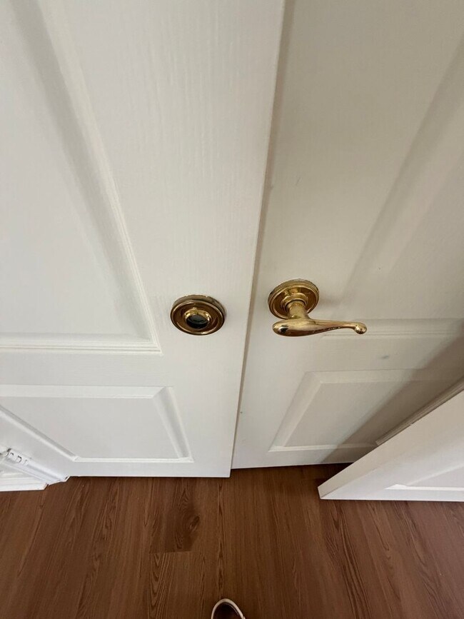 Building Photo - 8320 Mountainview Dr