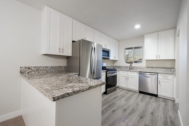 Building Photo - TOTALLY RENOVATED Summerlin Condo - Lake Mead/Buffalo * 2 Bedroom 2 Bath