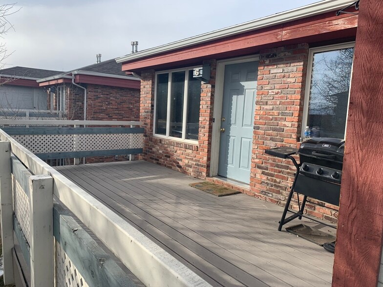 Building Photo - 1604 Sand Ct