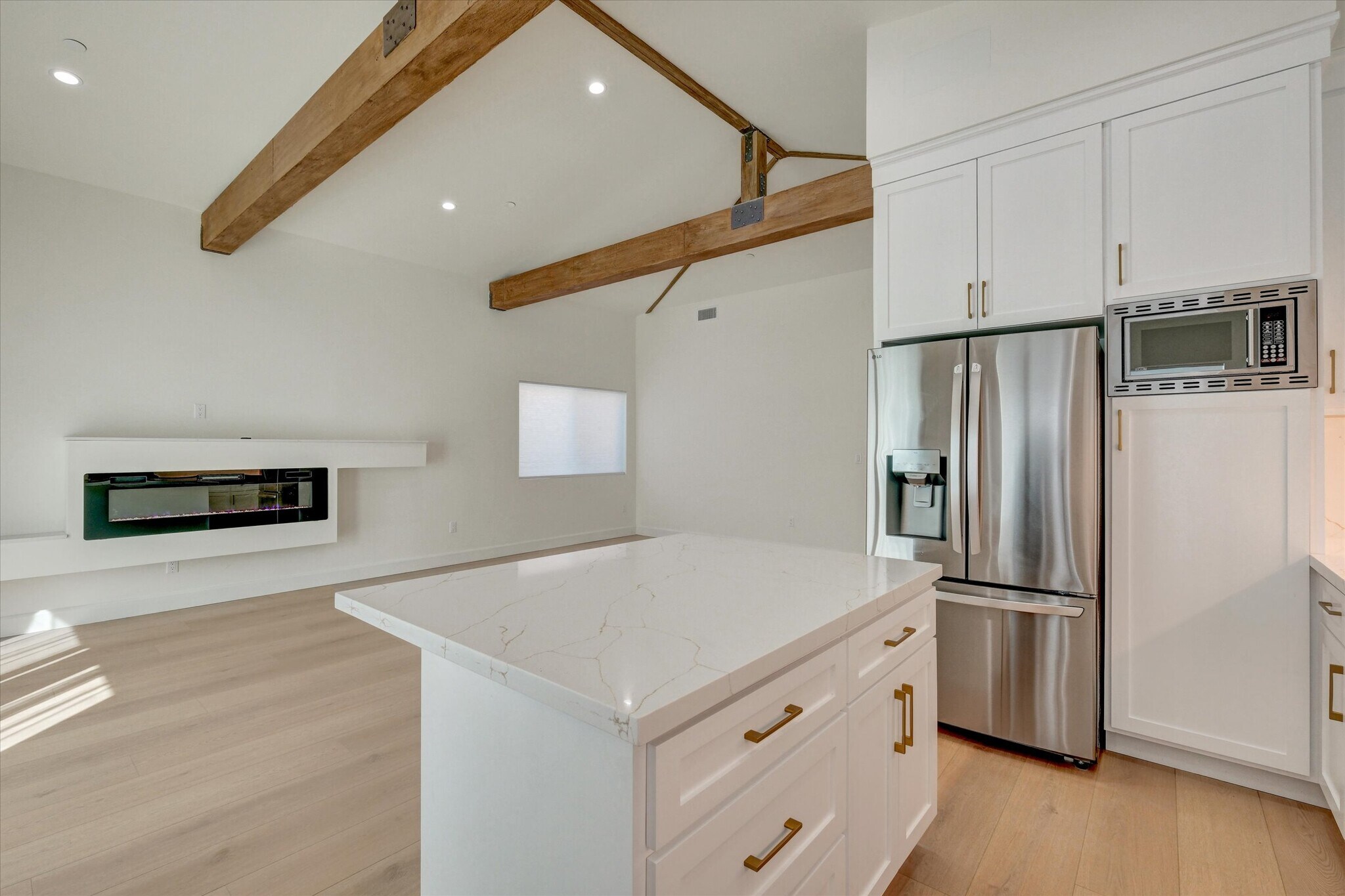 Building Photo - 5348 Thornburn St