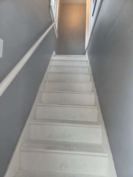 Building Photo - 437 Freeport Rd