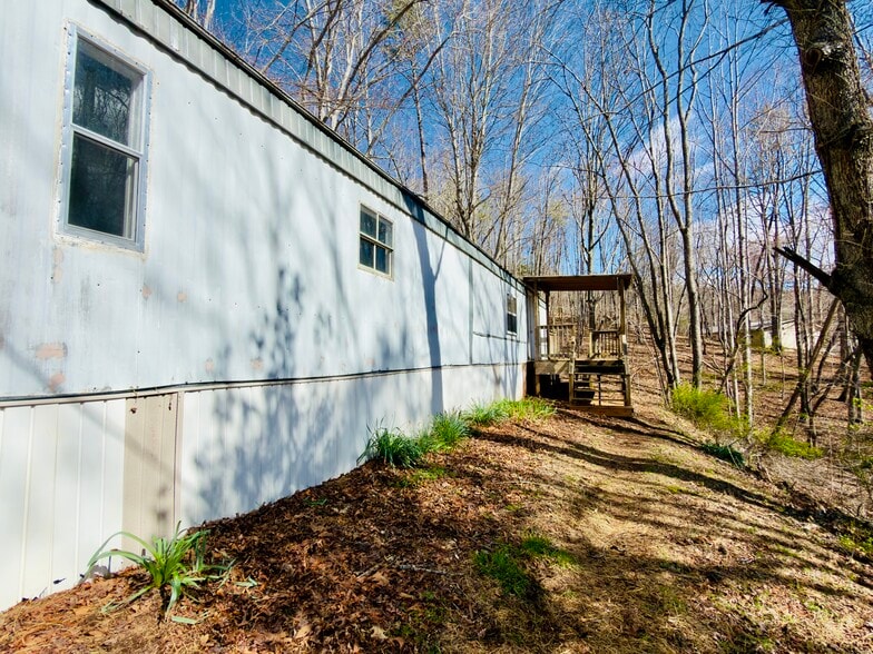 Building Photo - 54 Mountain Crst MHP Dr