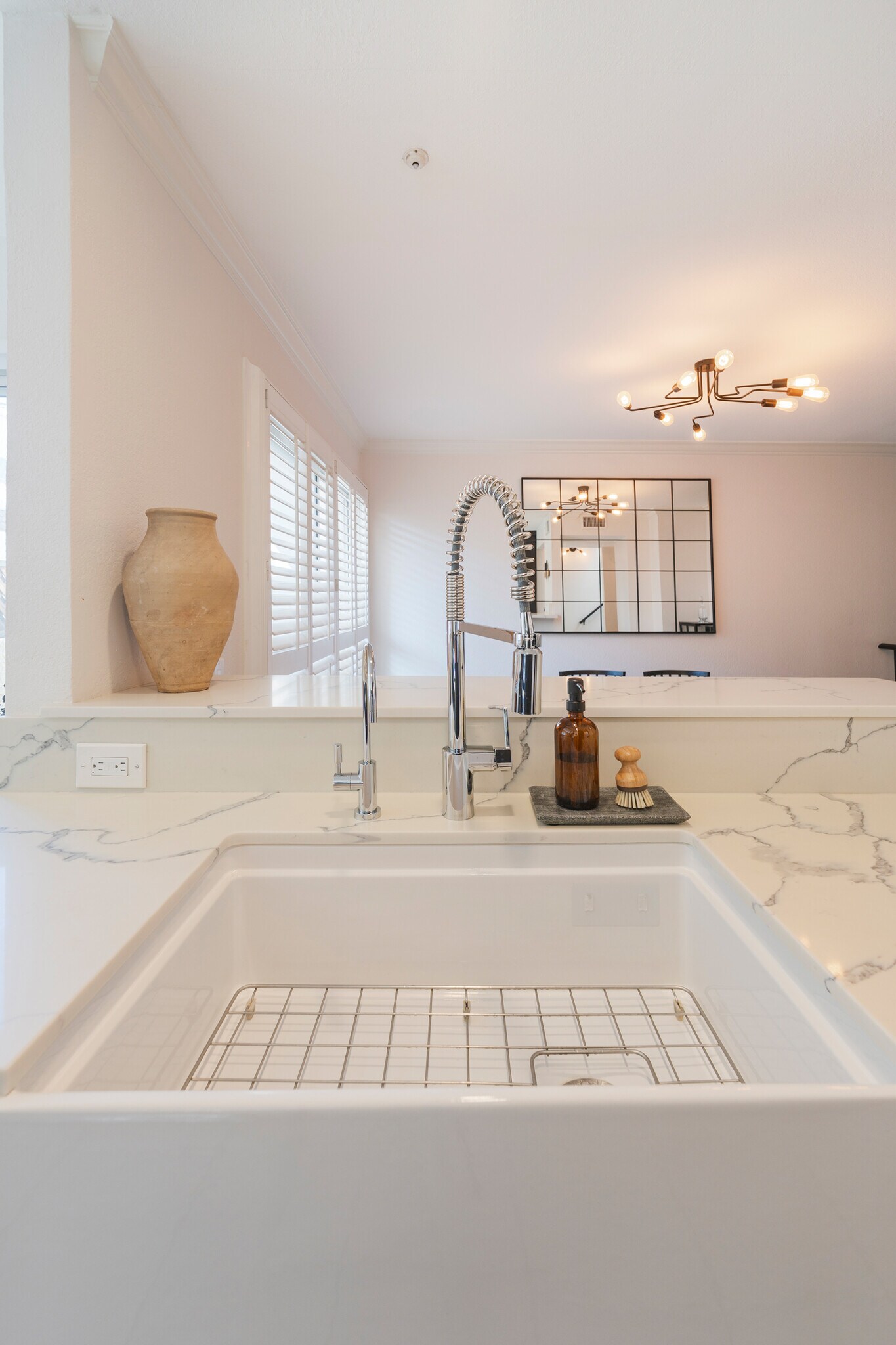 Building Photo - 5455 Sylmar Ave