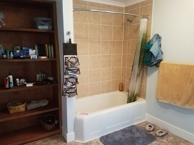shower and tub - 1801 E 12th St