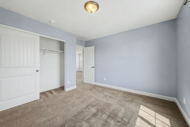 Building Photo - 20515 W Maiden Ln