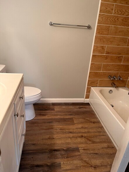 Building Photo - 161 Wooded Ln