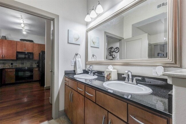 Building Photo - 1901 Post Oak Blvd