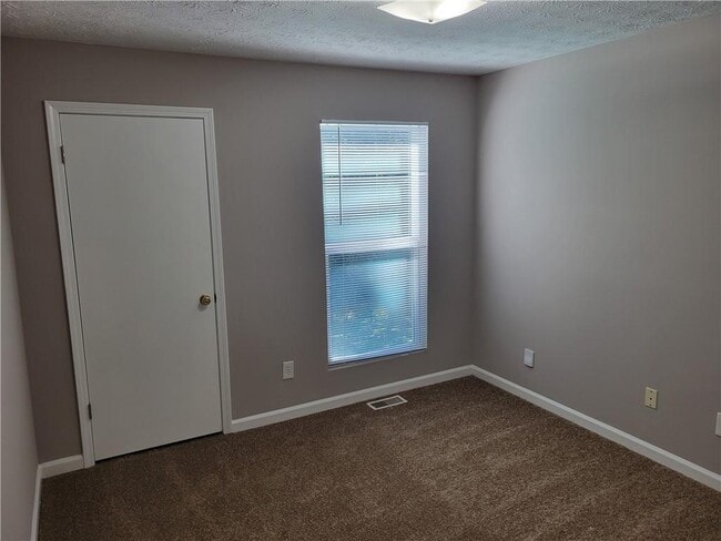 Building Photo - 410 Collett Ave