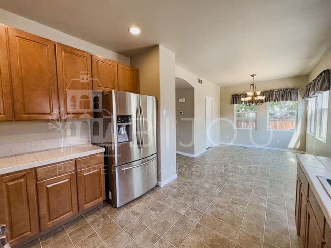 Building Photo - 5199 Dovetail Ln