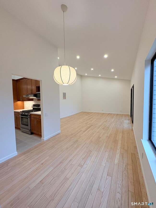 Building Photo - 9 Cook Close