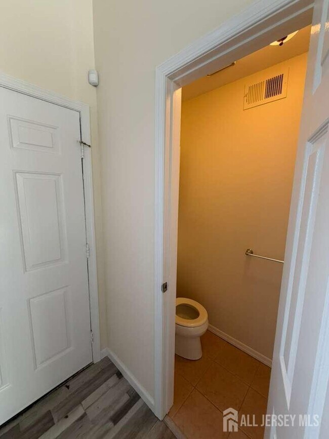 Building Photo - 126 Winchester Way