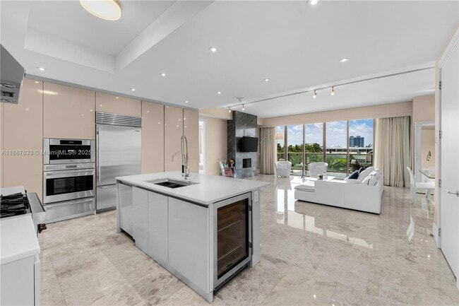 Building Photo - 9705 Collins Ave