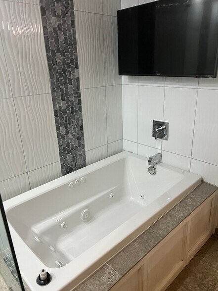 Building Photo - 390-317 17th St NW