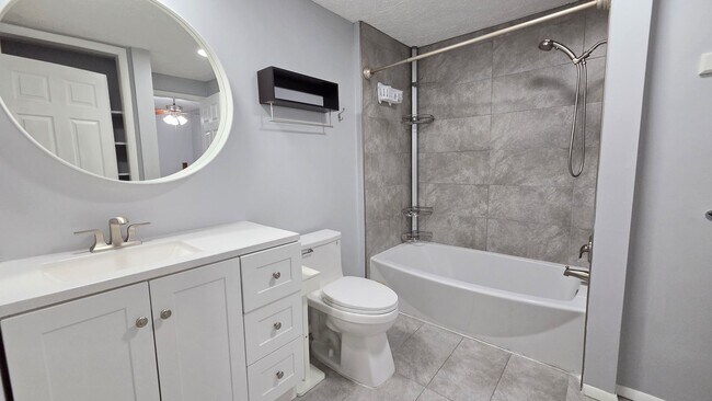 Building Photo - Beautiful Newington Forest Townhome