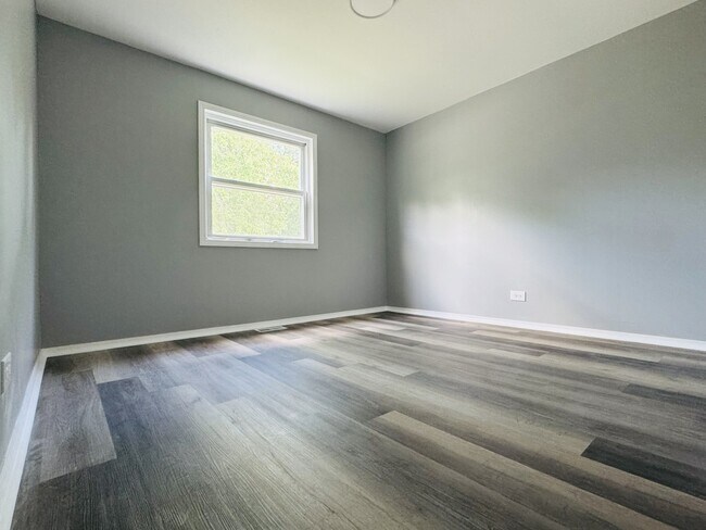 Building Photo - 259 Waterman Dr