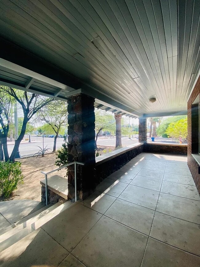 Building Photo - 503 E University Blvd